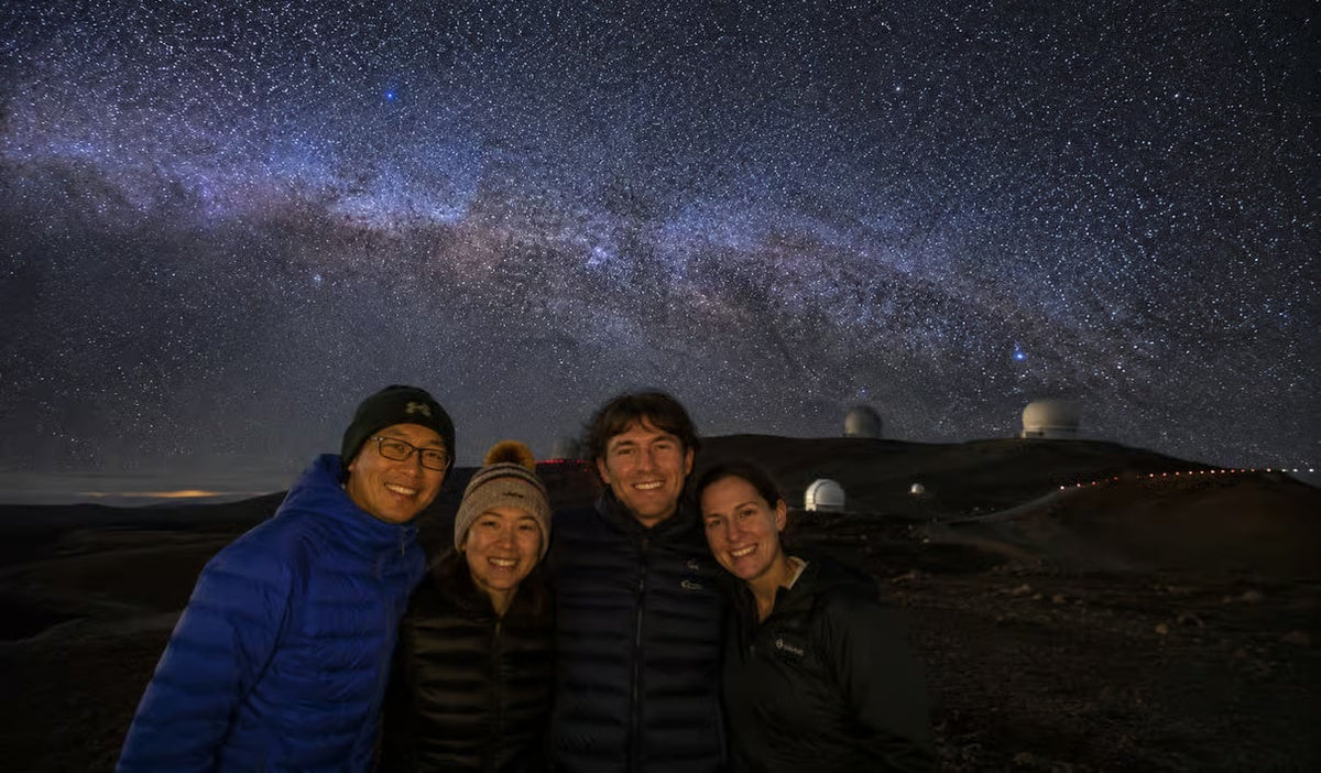 Small group of friends enjoying a Hawaii night sky astronomy tour
