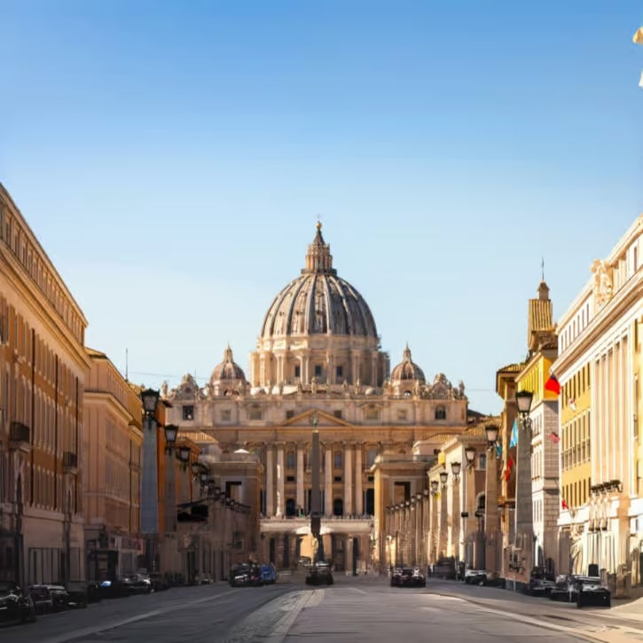 View of St. Peter’s Basilica from a Rome street on the Four Major Basilicas private tour